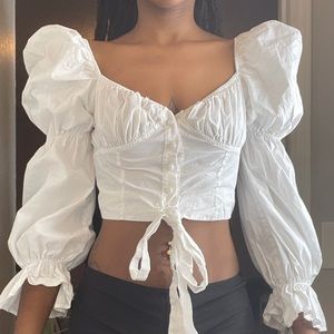 Cropped ruffle tied-up blouse
